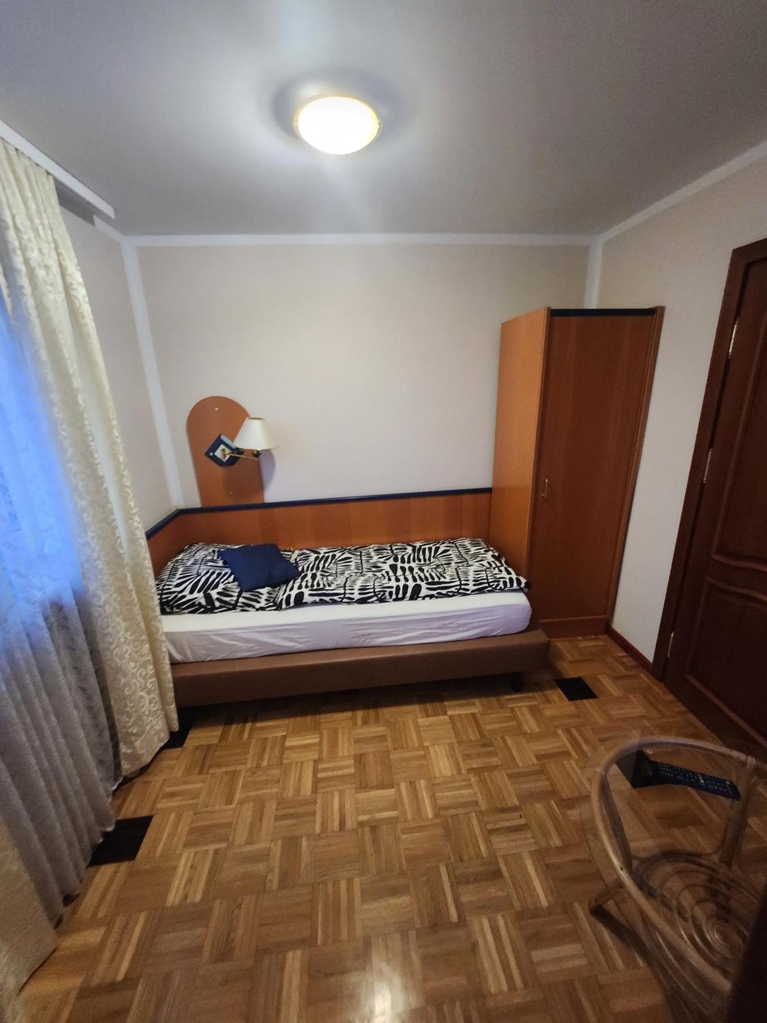 Einzellzimmer Mit Extra Bad 25 Nürnberg