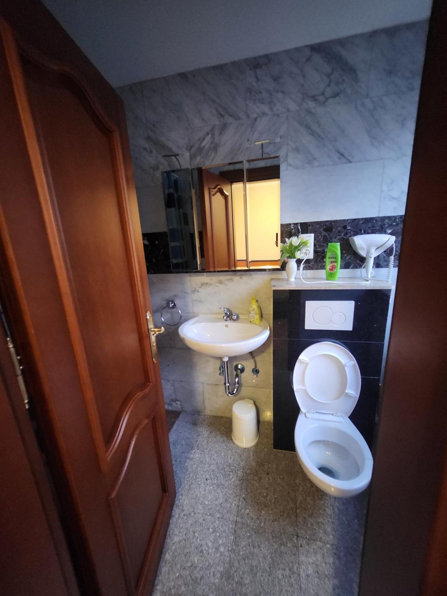 Einzellzimmer Mit Extra Bad 25 Apartment Nürnberg