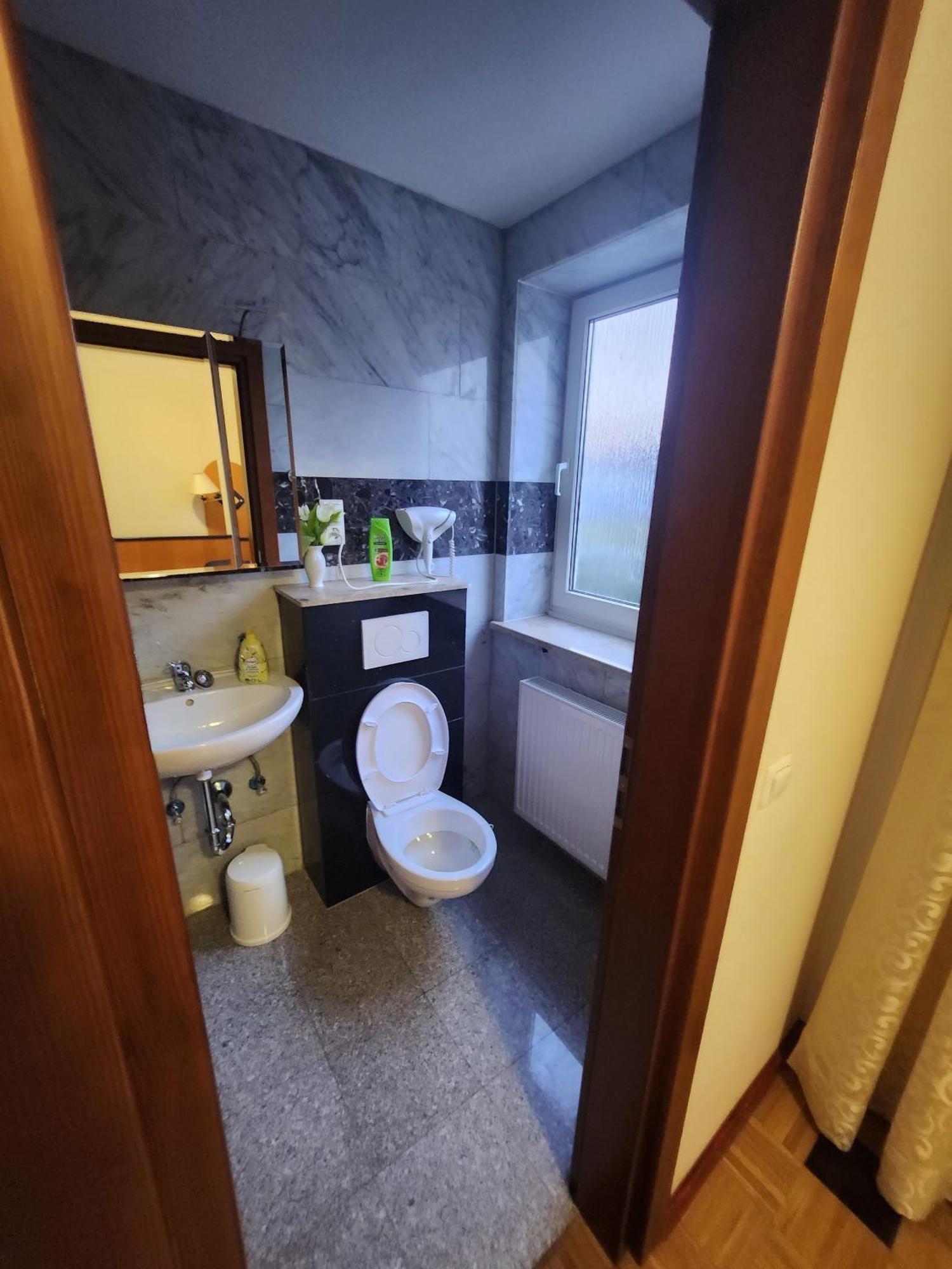 Apartment Einzellzimmer Mit Extra Bad 25 *